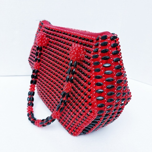 Red and Black Crochet Beaded Shoulder Bag - Picture 2 of 6